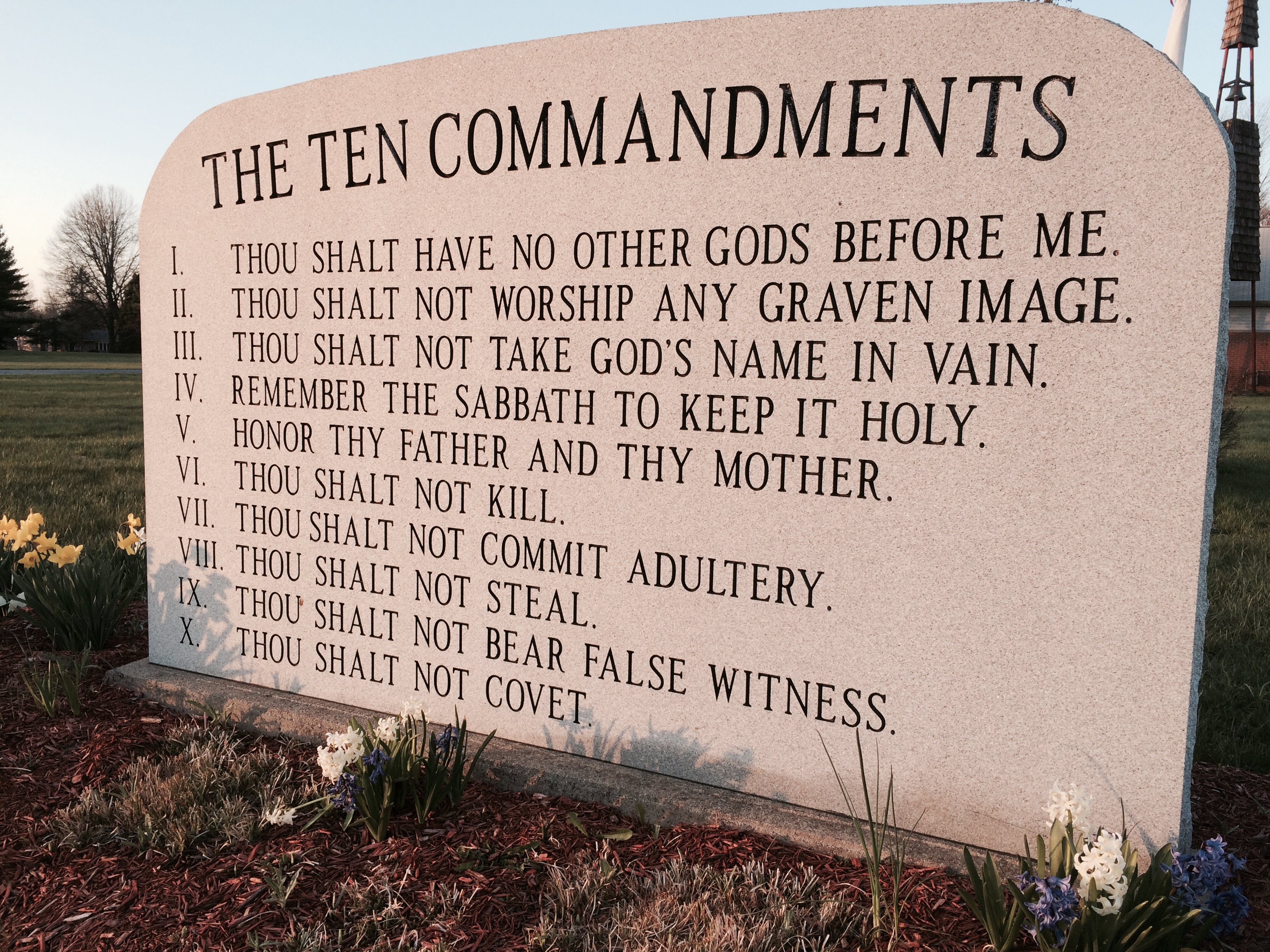 arkansas-capitol-ten-commandments-monument-display-delayed-why